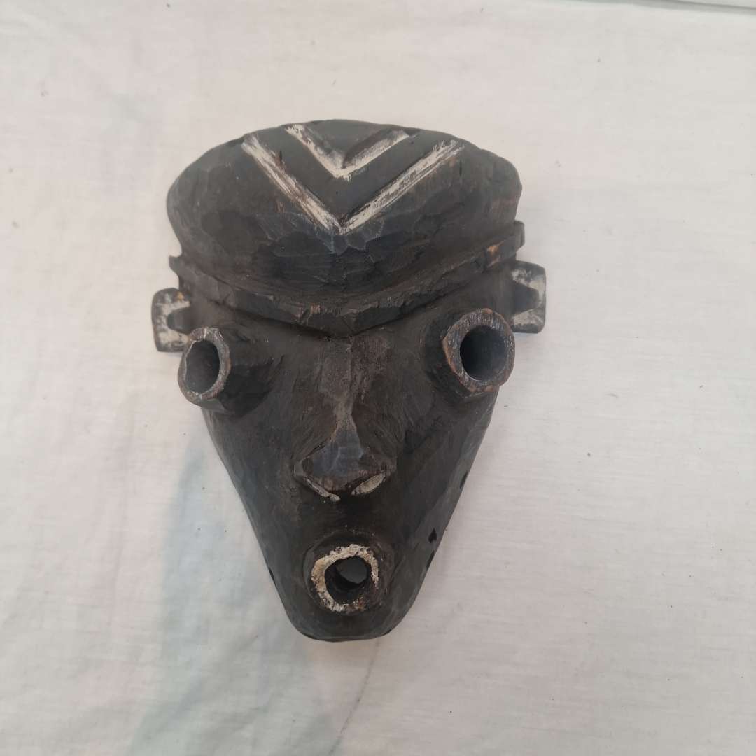 vintage-african-tribal-mask-wall-decor