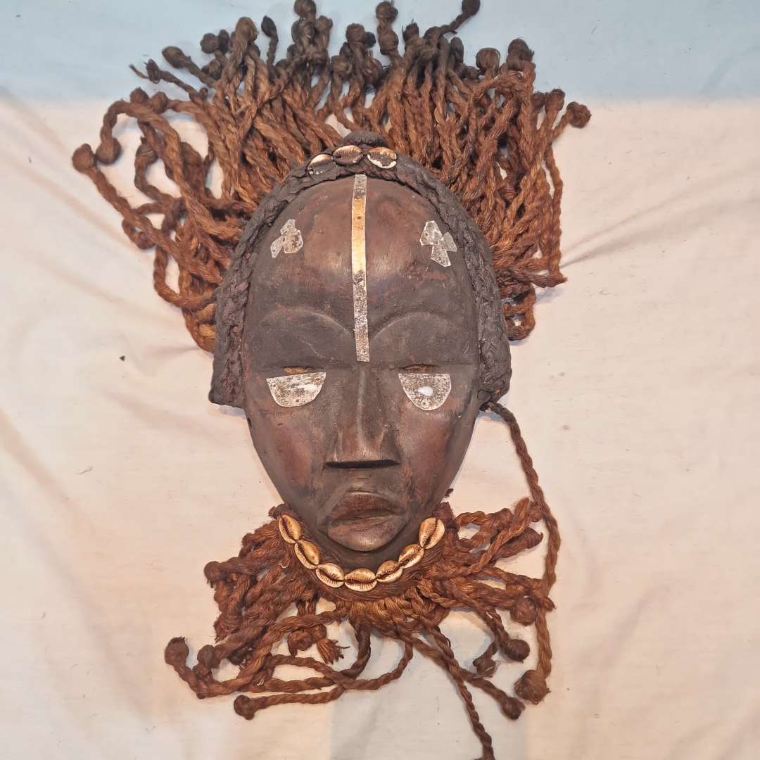 handcrafted-african-tribal-mask-decor
