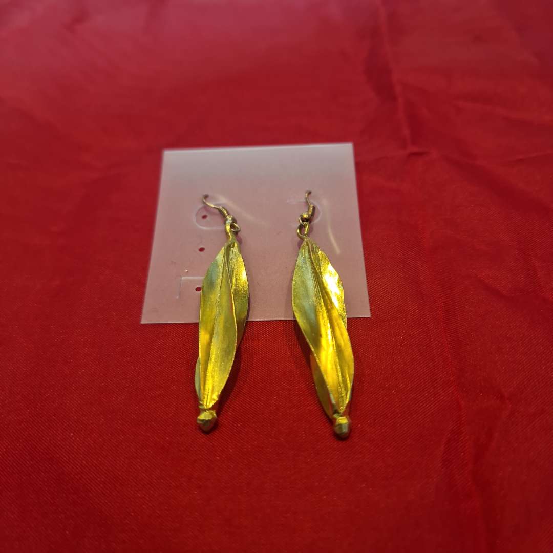 stylish-gold-leaf-earringshand-made-in-africa